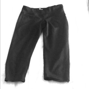 Old Navy Active Go- Dry Black Capris Leggings.